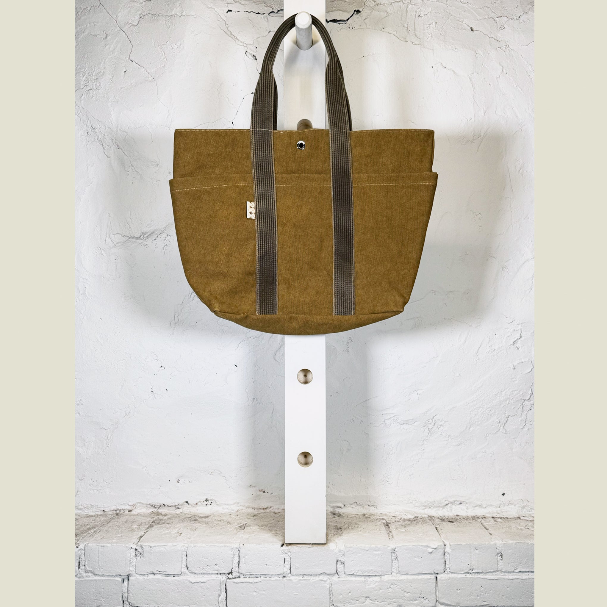 Load image into Gallery viewer, FORNARI City Tote
