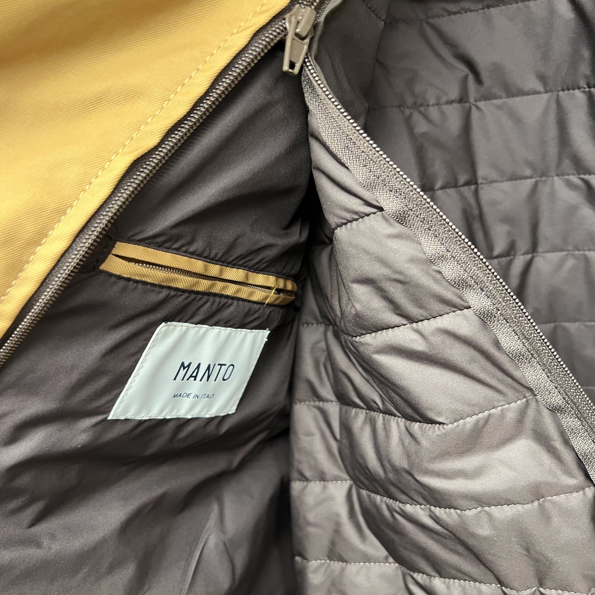 Load image into Gallery viewer, MANTO Tech Raincoat
