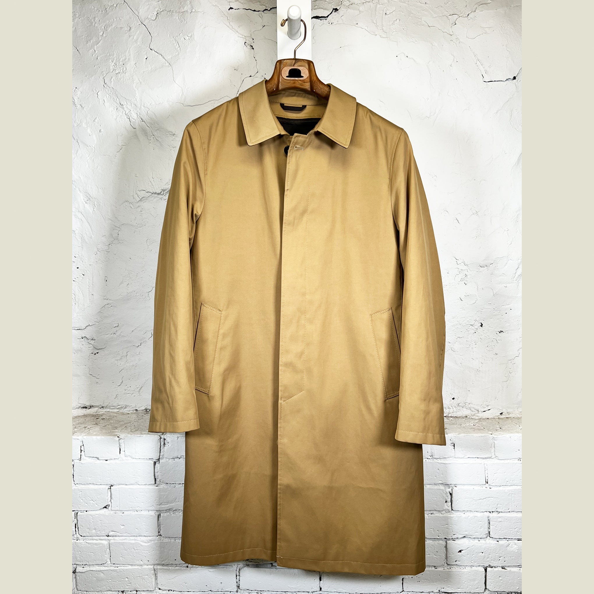 Load image into Gallery viewer, MANTO Tech Raincoat
