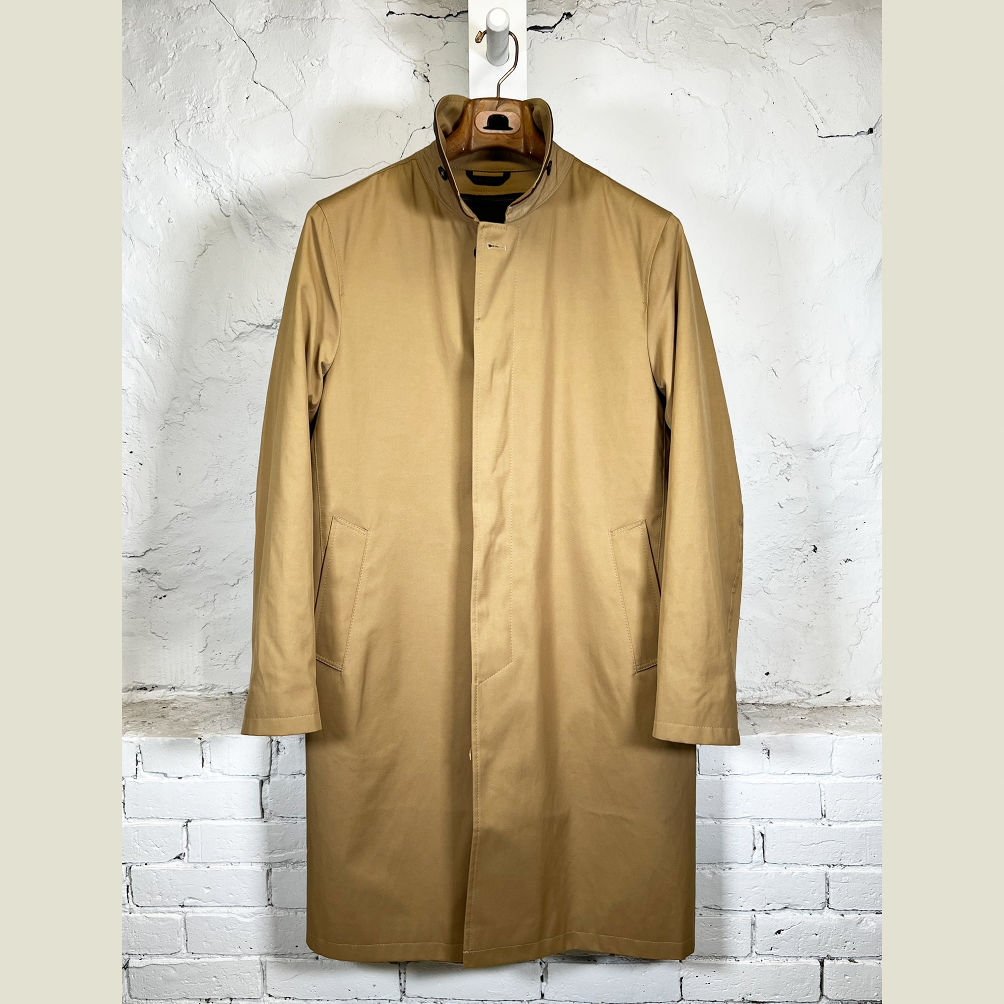 Load image into Gallery viewer, MANTO Tech Raincoat
