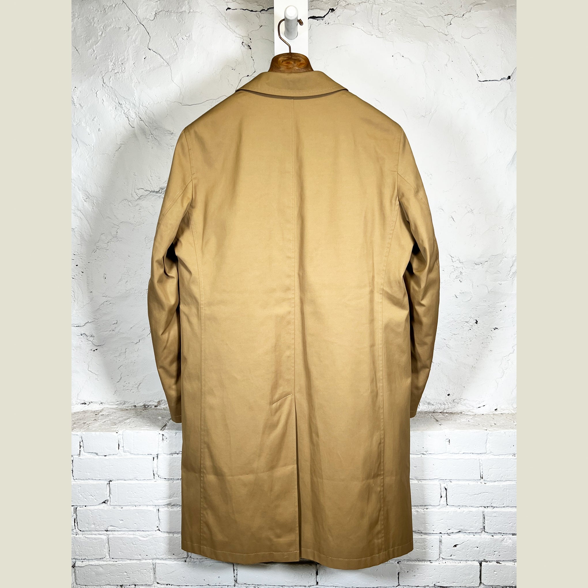 Load image into Gallery viewer, MANTO Tech Raincoat
