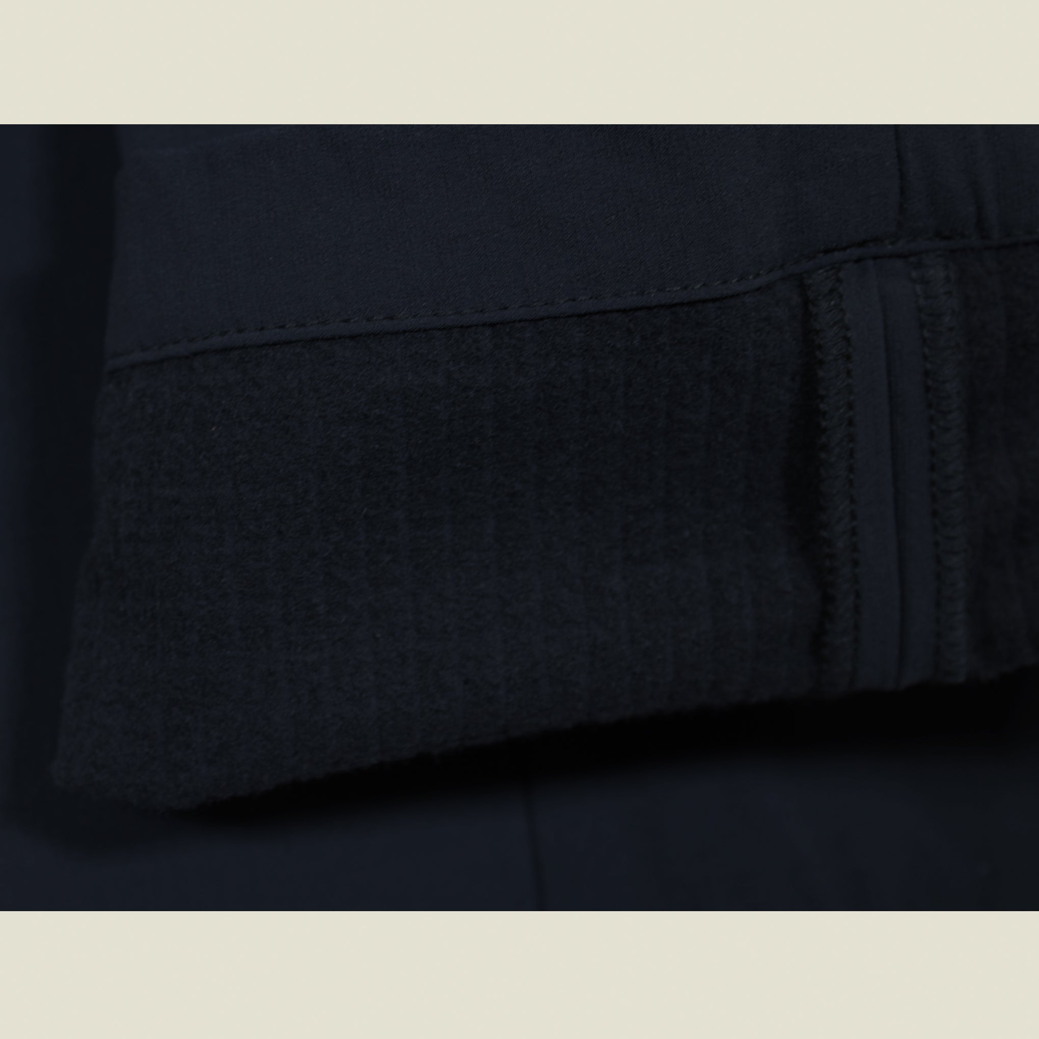 Load image into Gallery viewer, MYTHS Fleece-Lined Trouser

