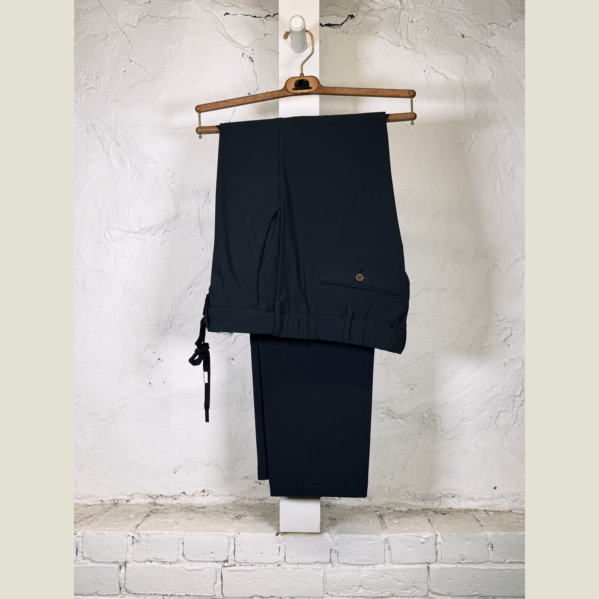 Load image into Gallery viewer, MYTHS Fleece-Lined Trouser
