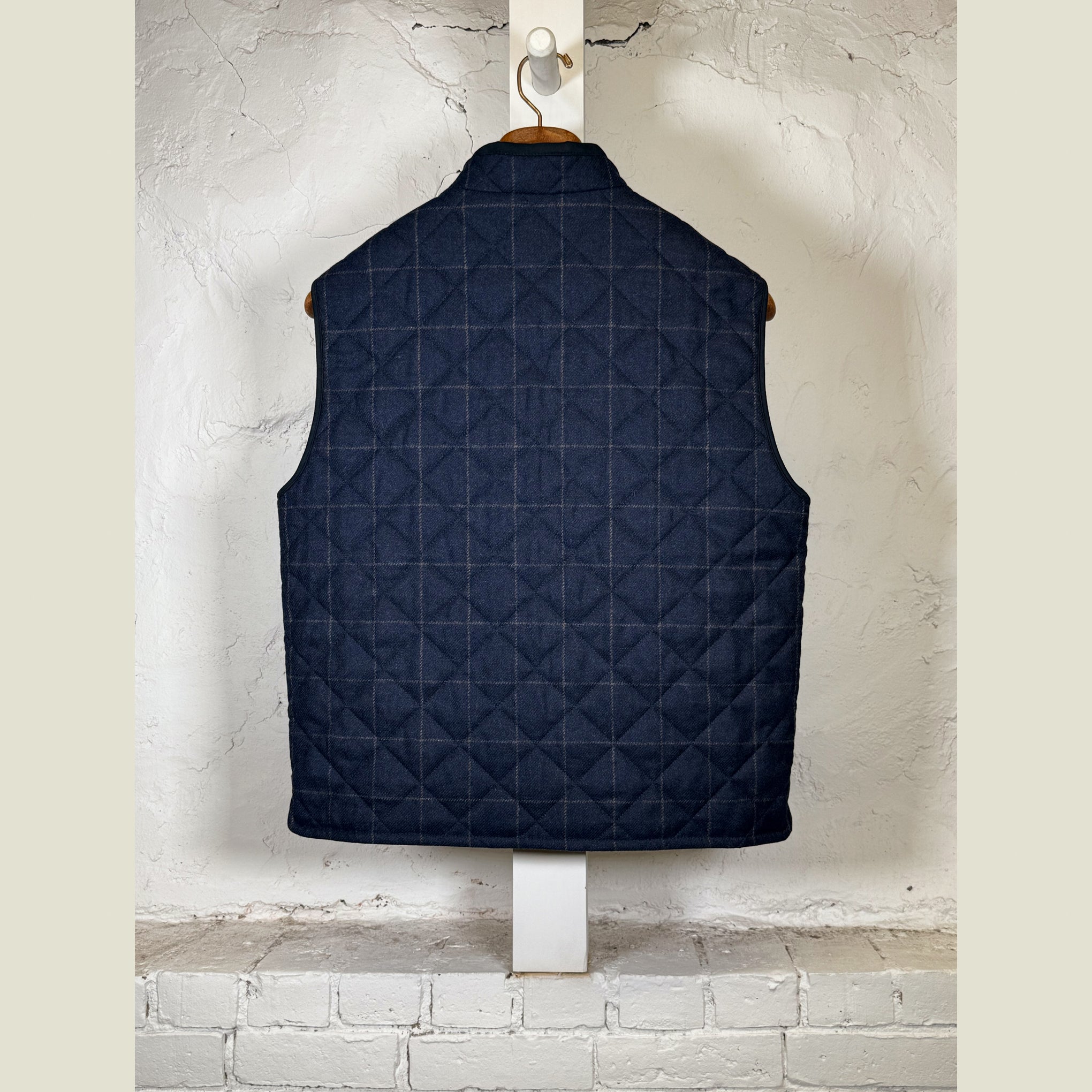 Load image into Gallery viewer, WATERVILLE Reversible Vest
