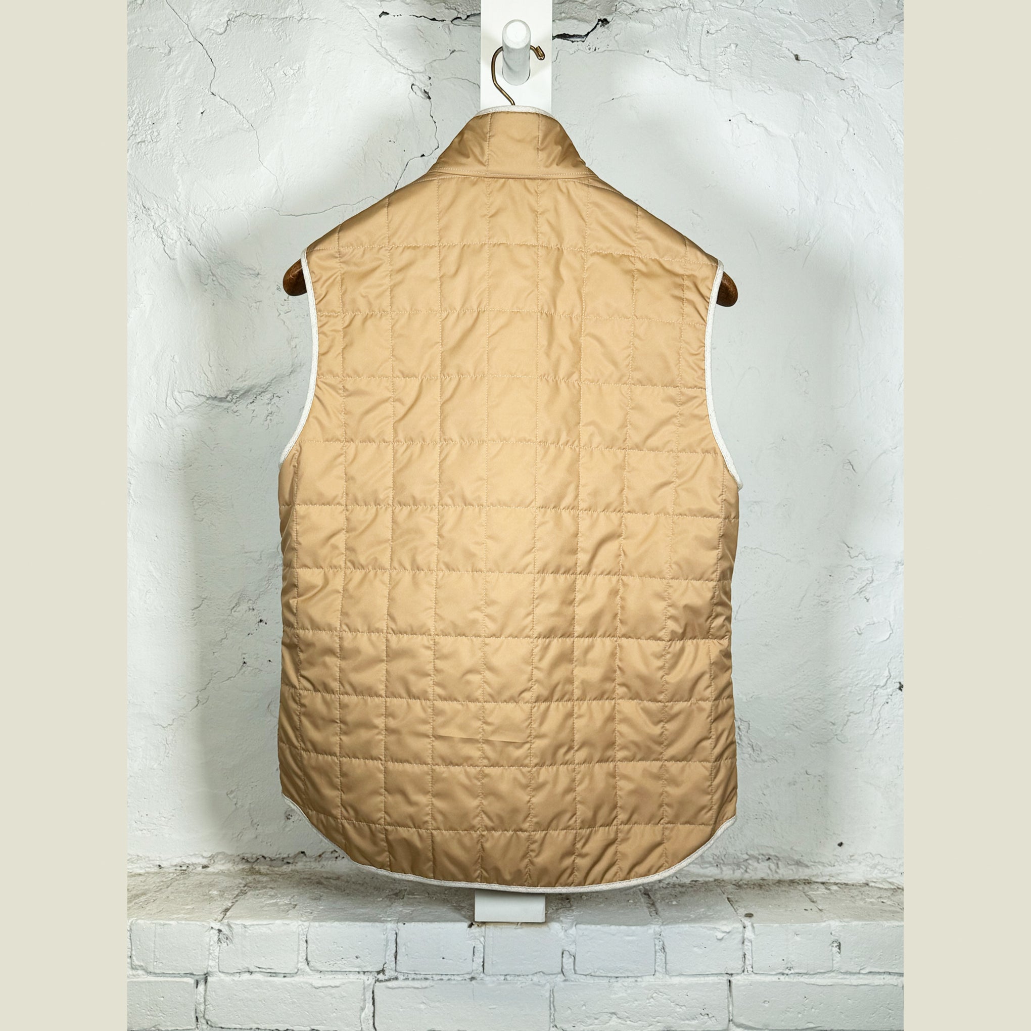 Load image into Gallery viewer, WATERVILLE Quilted Vest
